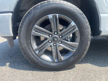 2023 Ford F-150 - image 7