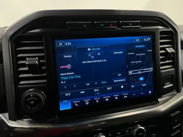 2022 Ford F-150 - image 29