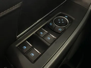 2022 Ford F-150 Hybrid - image 23