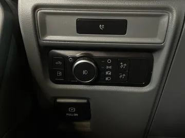 2022 Ford F-150 Hybrid - image 28