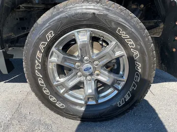 2023 Ford F-150 Hybrid - image 6