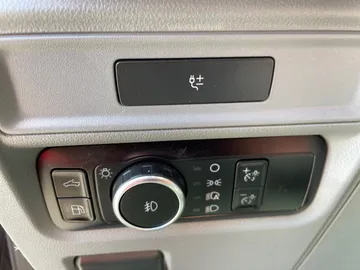 2023 Ford F-150 Hybrid - image 18