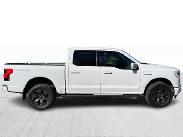 2023 Ford F-150 Lightning - image 2