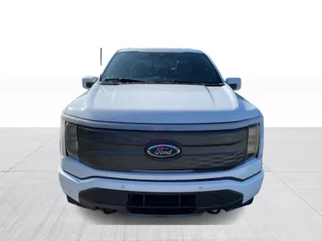 2023 Ford F-150 Lightning - image 8