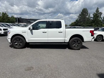 2023 Ford F-150 Lightning - image 4