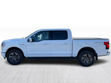 2023 Ford F-150 Lightning - image 10