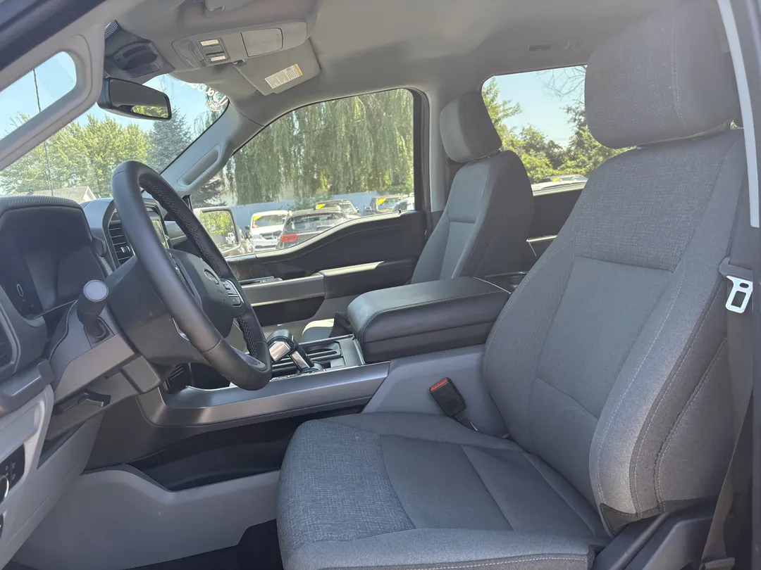 2025 Ford F-150 Lightning — photo 7