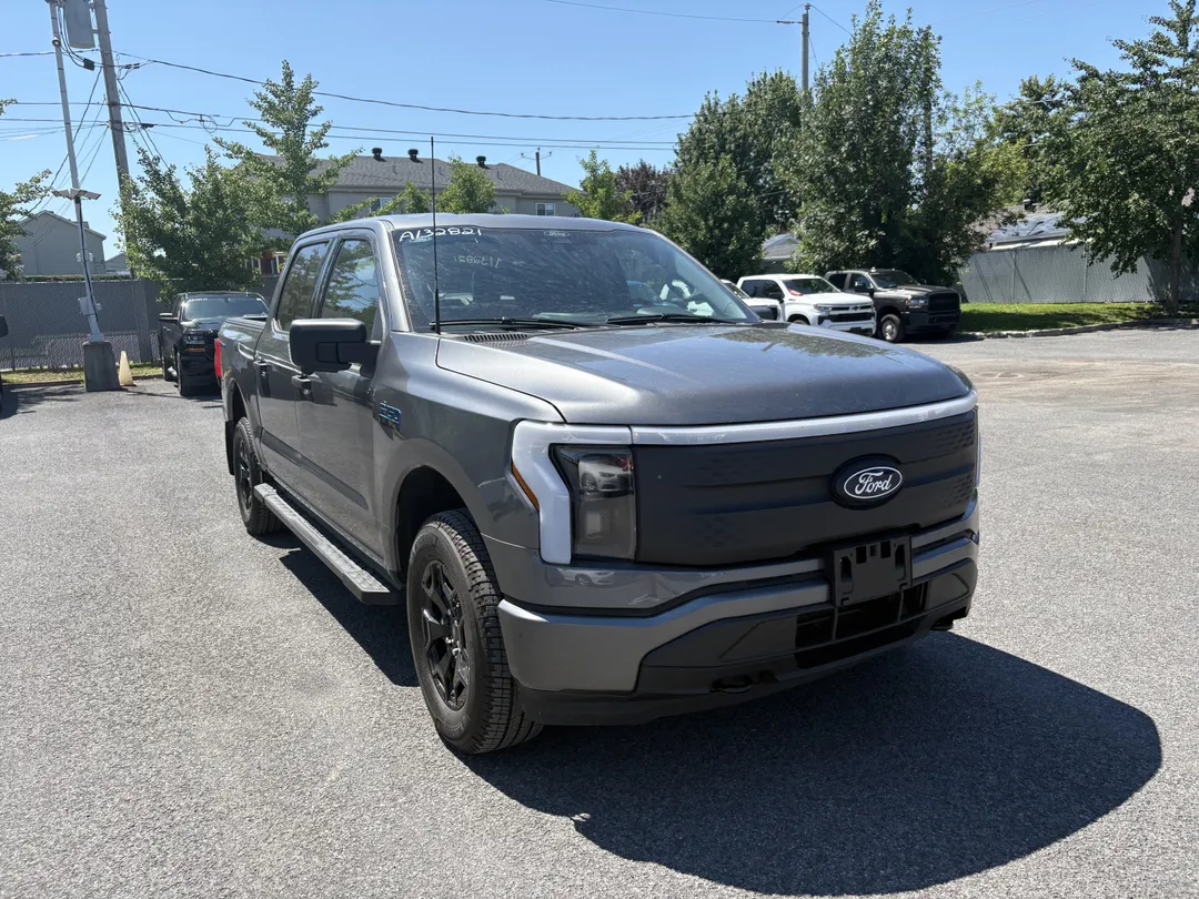 2025 Ford F-150 Lightning — photo 3