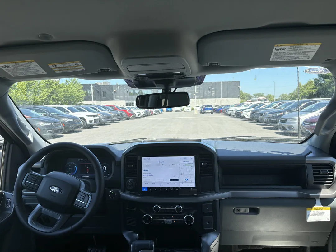2025 Ford F-150 Lightning — photo 8