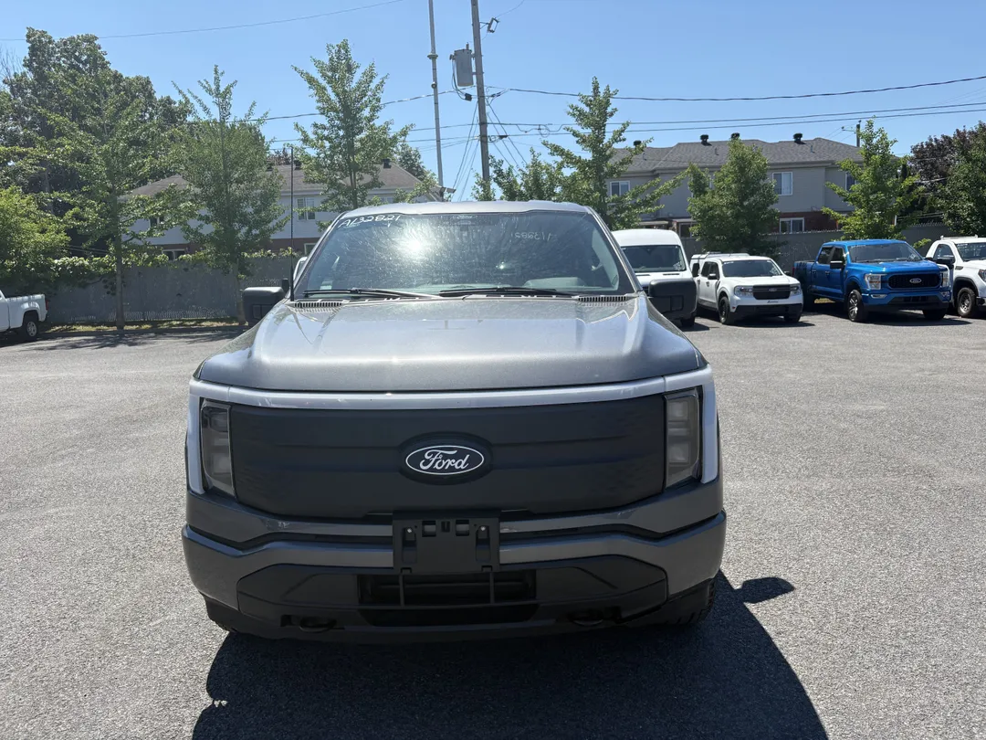 2025 Ford F-150 Lightning — photo 2