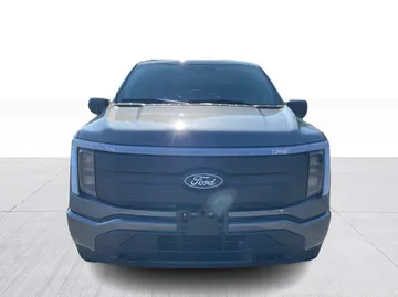 2025 Ford F-150 Lightning - image 8
