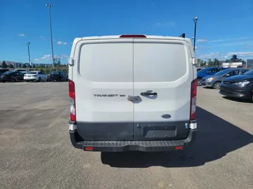 2022 Ford Transit - image 7