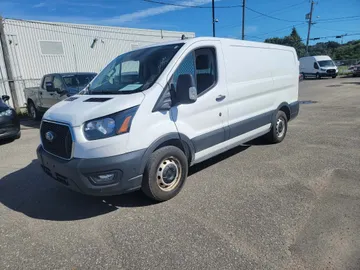 2022 Ford Transit - image 3