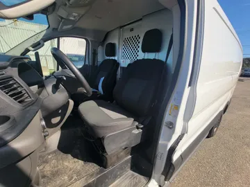 2022 Ford Transit - image 8