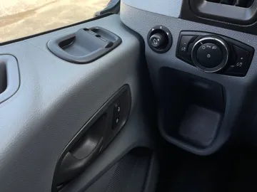 2018 Ford Transit - image 18