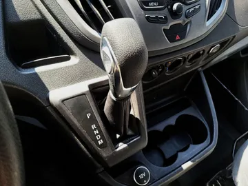 2019 Ford Transit - image 22