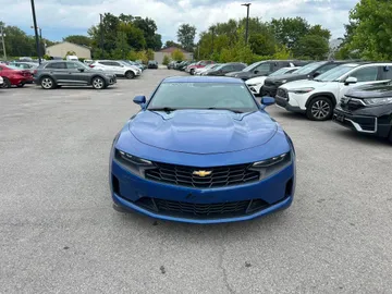 2019 Chevrolet Camaro - image 2