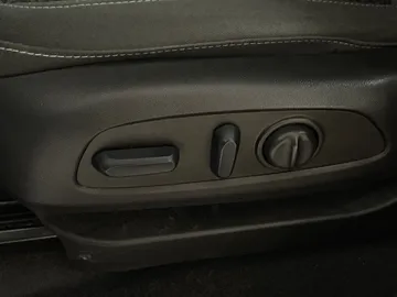 2022 Chevrolet Bolt EV - image 22