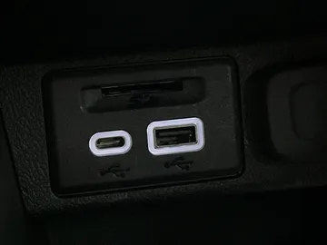 2022 Chevrolet Bolt EV - image 26