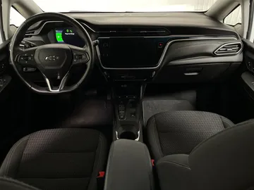 2022 Chevrolet Bolt EV - image 4