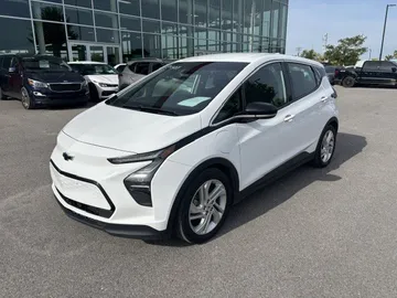 2022 Chevrolet Bolt EV - image 3