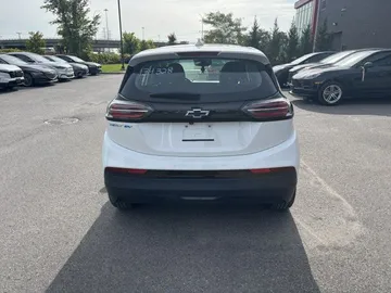 2022 Chevrolet Bolt EV - image 6