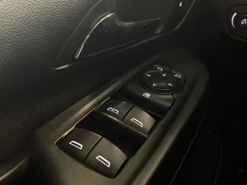 2022 Chevrolet Bolt EV - image 25