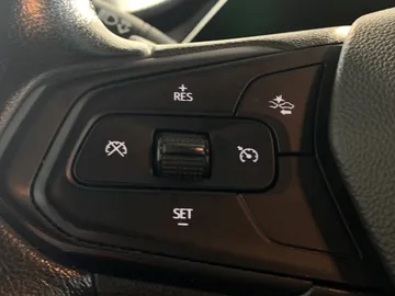 2022 Chevrolet Bolt EV - image 27