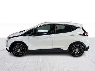 2022 Chevrolet Bolt EV - image 10