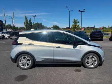 2023 Chevrolet Bolt EV - image 4