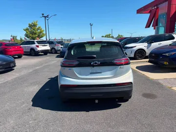 2023 Chevrolet Bolt EV - image 6