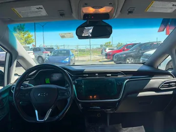 2023 Chevrolet Bolt EV - image 9
