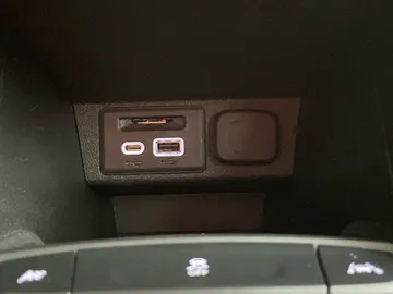 2023 Chevrolet Bolt EV - image 30