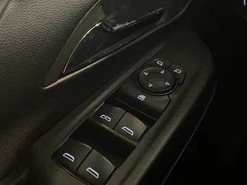 2023 Chevrolet Bolt EV - image 24
