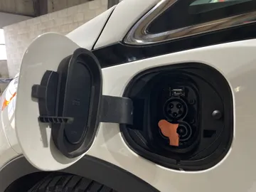 2018 Chevrolet Bolt EV - image 18