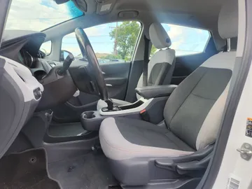 2018 Chevrolet Bolt EV - image 9