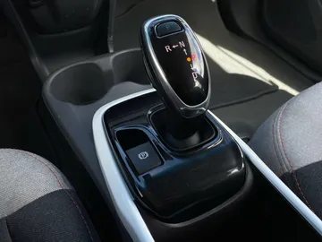 2018 Chevrolet Bolt EV - image 24