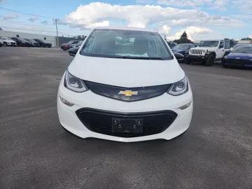 2018 Chevrolet Bolt EV - image 2