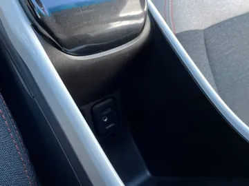 2018 Chevrolet Bolt EV - image 23