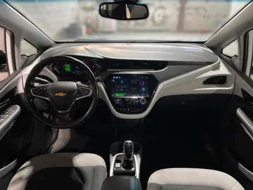 2018 Chevrolet Bolt EV - image 4