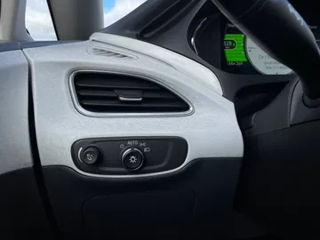 2018 Chevrolet Bolt EV - image 26