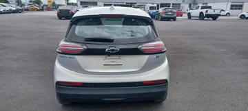 2022 Chevrolet Bolt EV - image 6