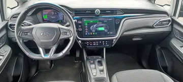 2022 Chevrolet Bolt EV - image 10