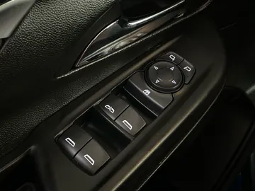 2023 Chevrolet Bolt EV - image 26