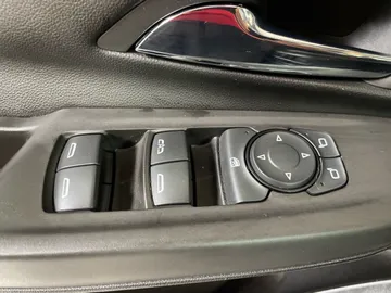 2023 Chevrolet Bolt EV - image 25