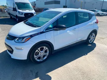 2017 Chevrolet Bolt EV - image 3