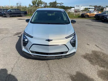 2023 Chevrolet Bolt EV - image 2