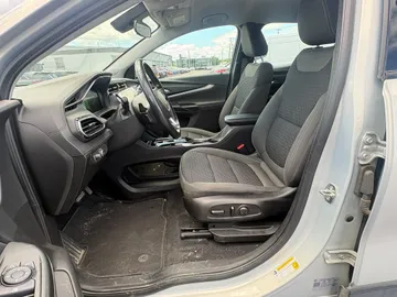 2023 Chevrolet Bolt EUV - image 8