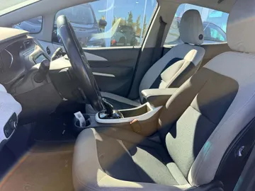 2020 Chevrolet Bolt EV - image 8