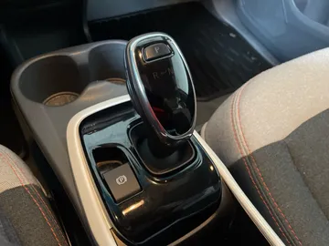 2019 Chevrolet Bolt EV - image 26